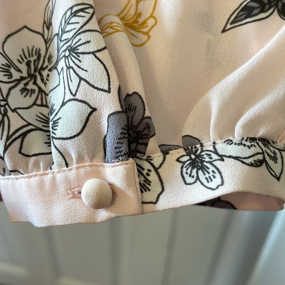 LOFT Plus Floral Top - Picture 3 of 9